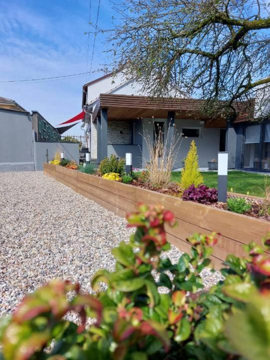 Gite Au Pommier Fleuri Et Son "Appart" Independant Drusenheim Exterior photo